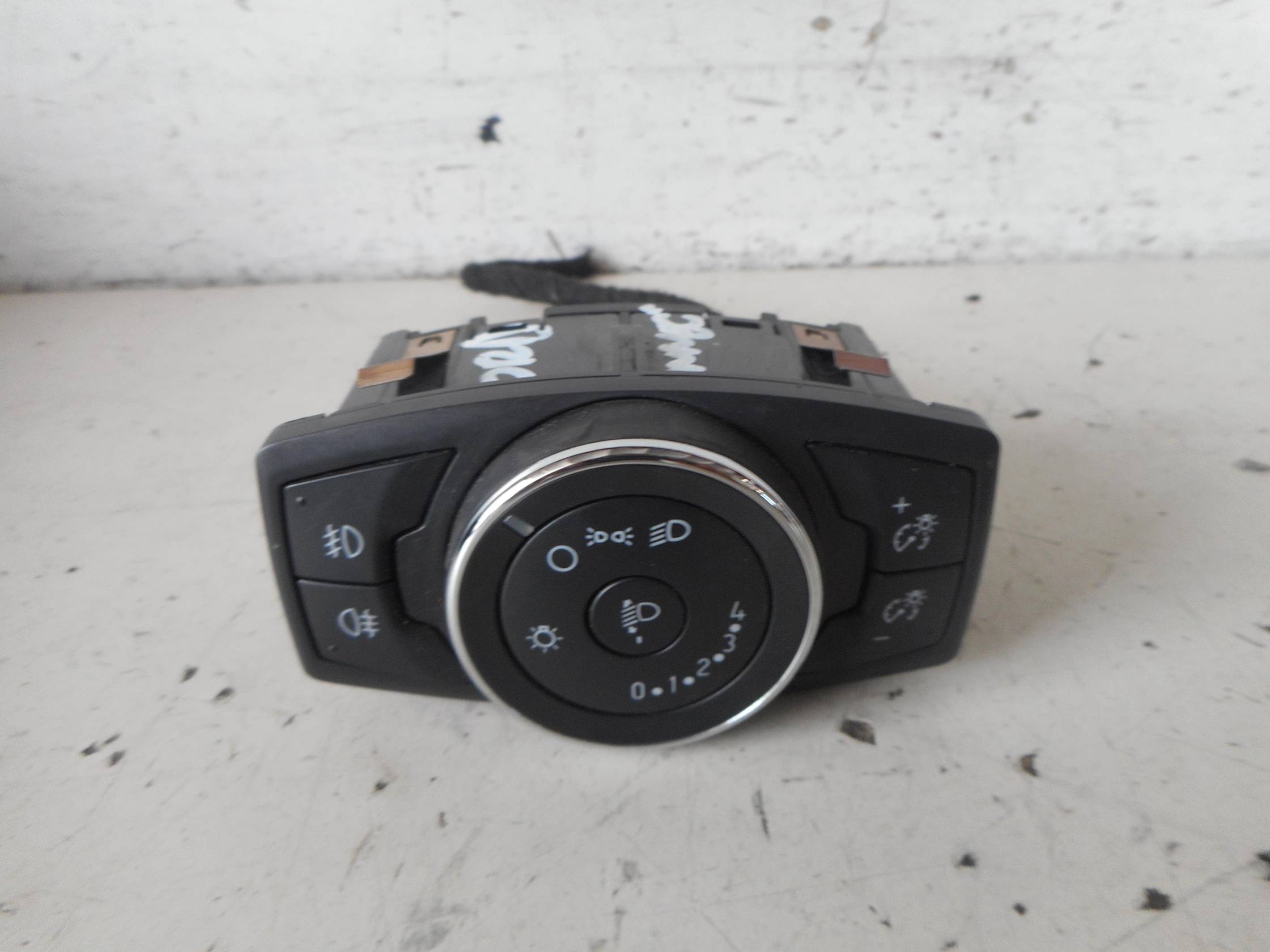 Interruttore blocco comando luci